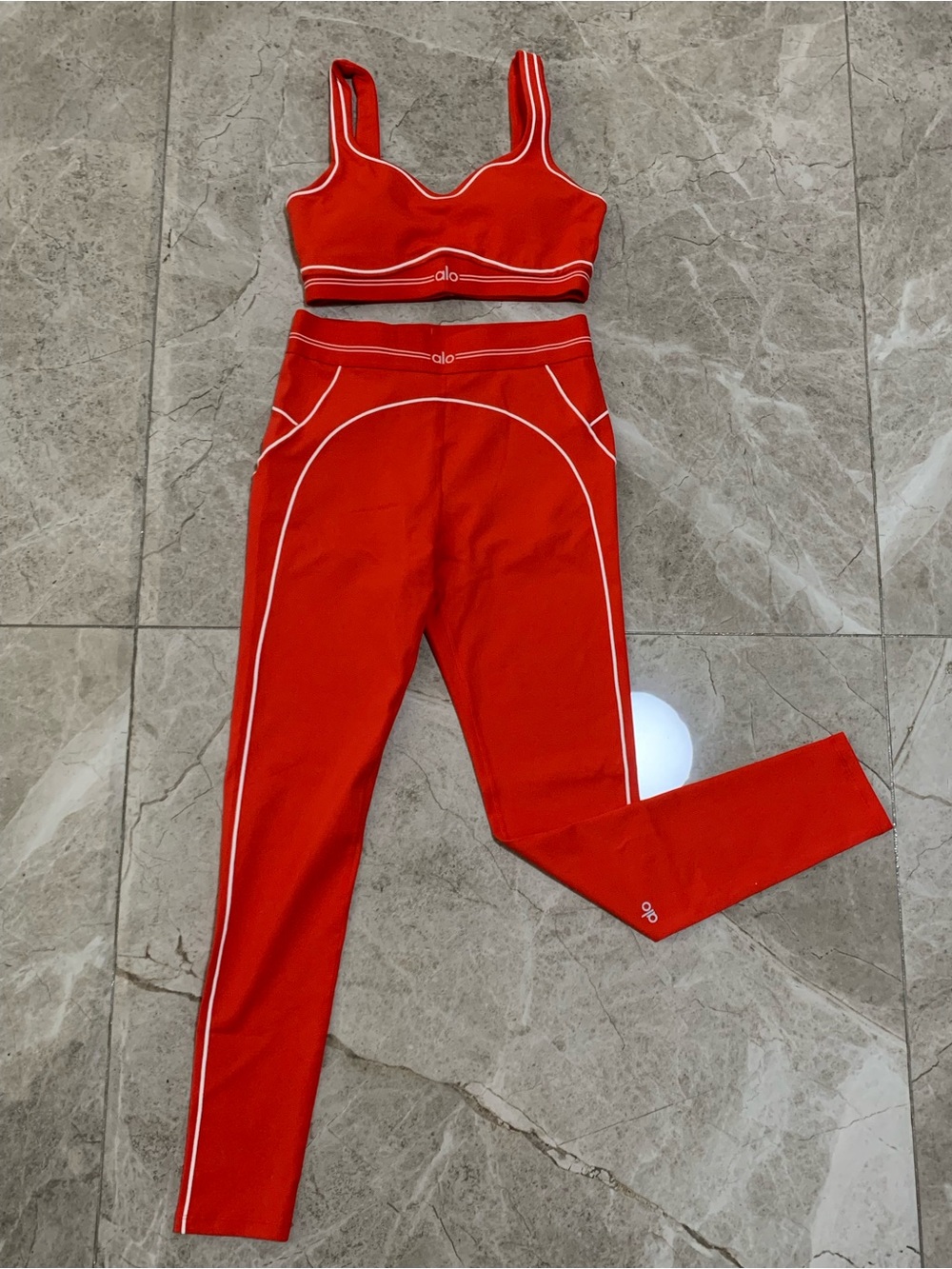 ALO Yoga Red Sports Bra and Leggings Set with White Piping - Picture 2 of 6